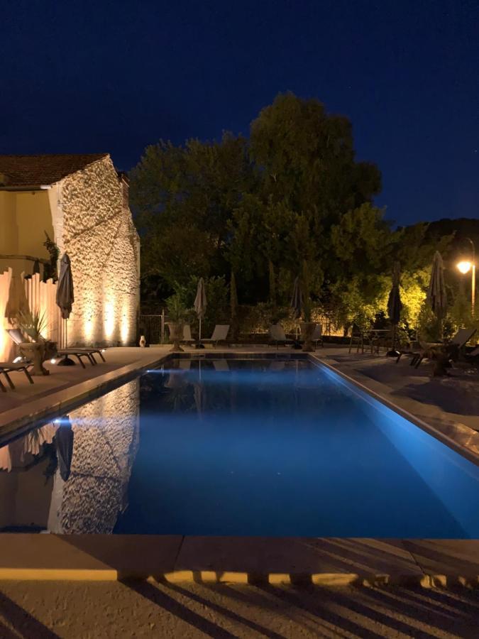 Les Appartements D Artiste De La Villa Du 15 - Restaurant La Maison - Piscine Chauffee Les Eyzies Exterior foto